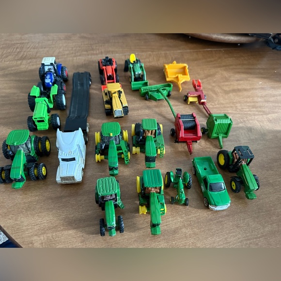 Set of 20 tractors and equipment - Picture 1 of 9